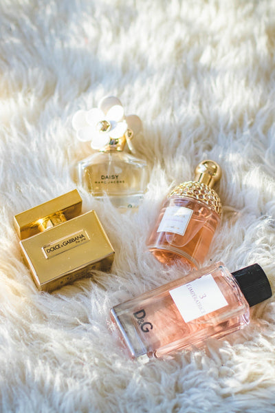 Are you considering fragrance gifts for her this year? I love getting new perfume and fragrances as gifts